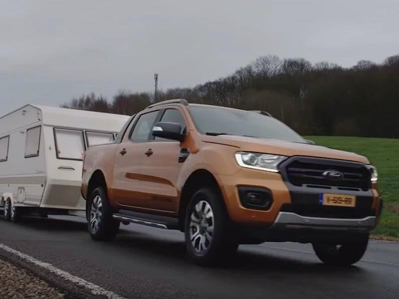 Ford Ranger supera una increíble prueba de arrastre