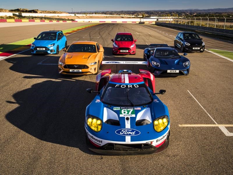 Ford enfrenta a 8 deportivos en circuito