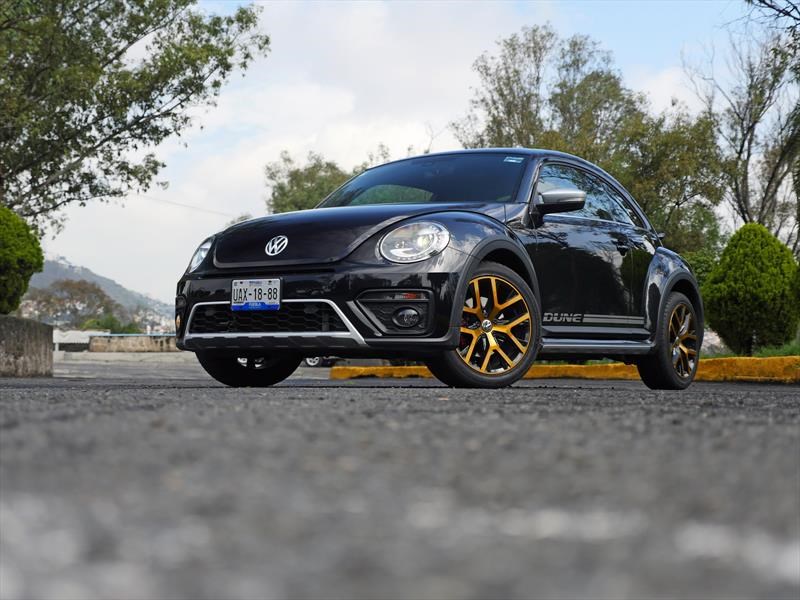Manejando el Volkswagen Beetle Dune 2018