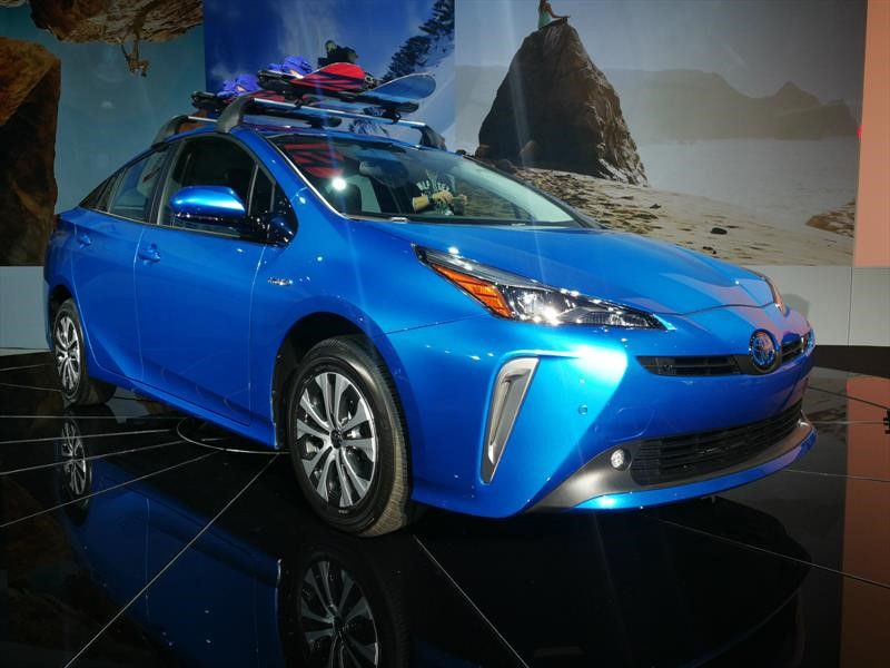 Toyota Prius AWD-e 2019, variante todo terreno