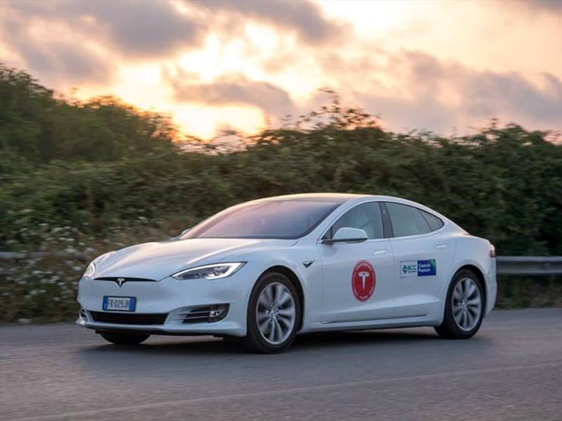 Tesla Model S establece un nuevo récord de autonomía