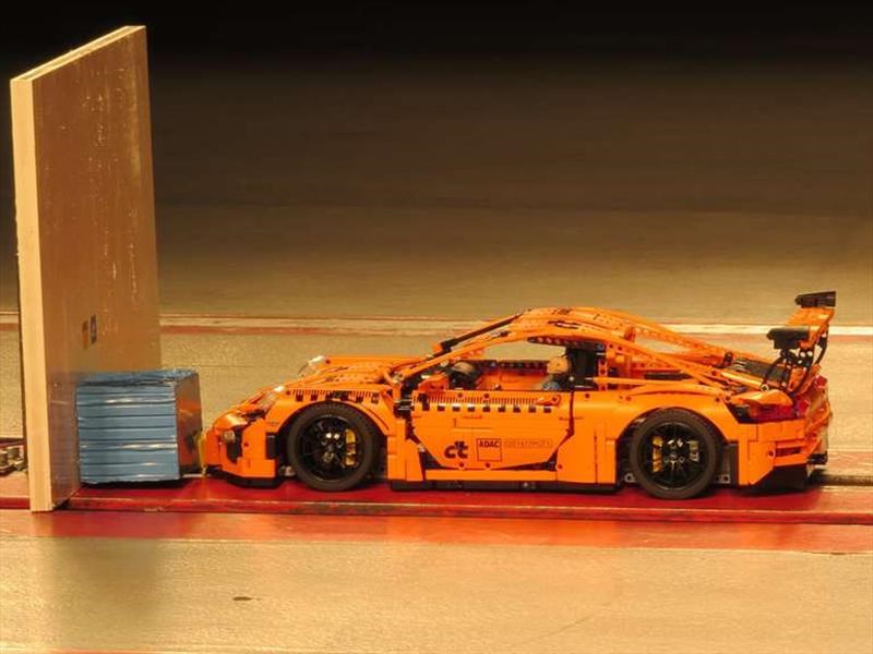 Porsche GT3 RS de LEGO es sometido a pruebas de choque
