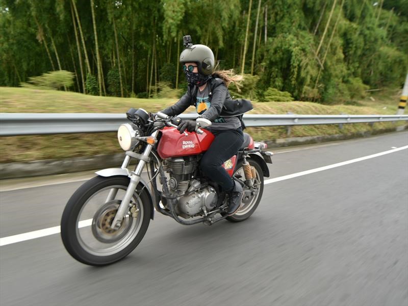 Mujeres en motocicleta, la velocidad y adrenalina no es exclusiva de los hombres