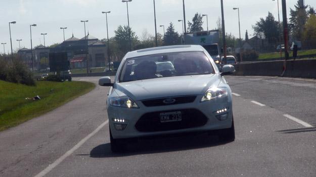 Ford Mondeo III 2.0T Ecoboost: contacto