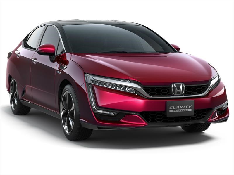 Honda Clarity Fuel Cell 2017 ofrece una autonomía de 366 millas (590 kilómetros)