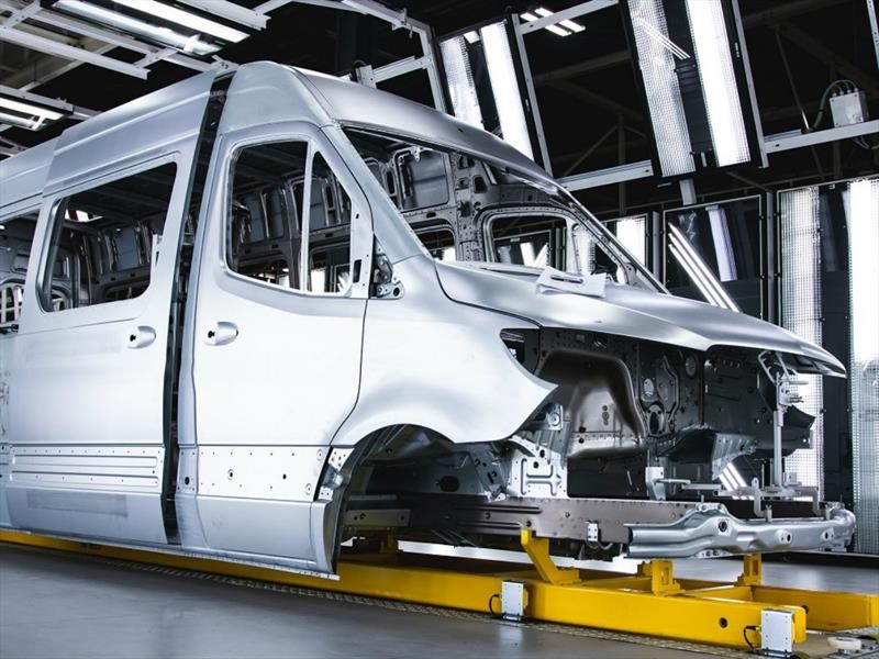 Mercedes-Benz arrancó a producir la Sprinter en EE.UU.