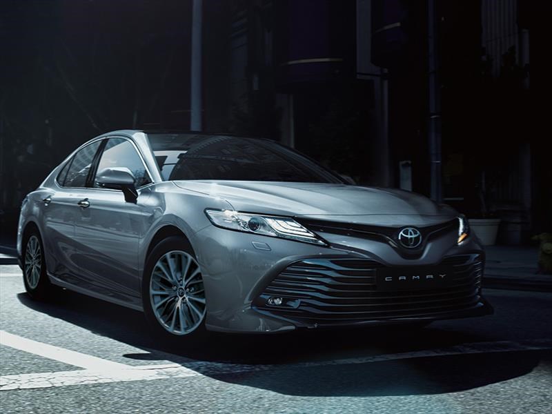Se lanza en Argentina el Toyota Camry, la octava generación