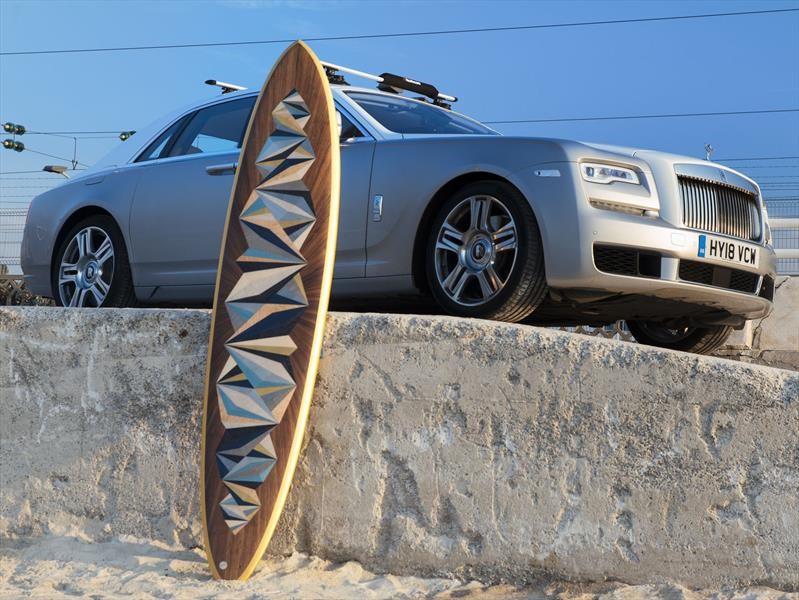 Rolls-Royce diseña esta fabulosa tabla de surf