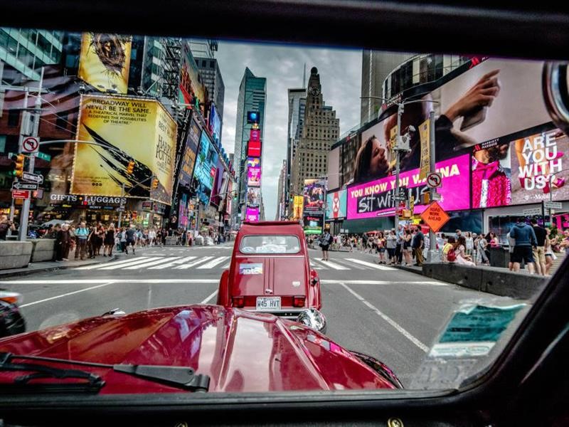 Autos clásicos Citroën invaden las calles de New York City