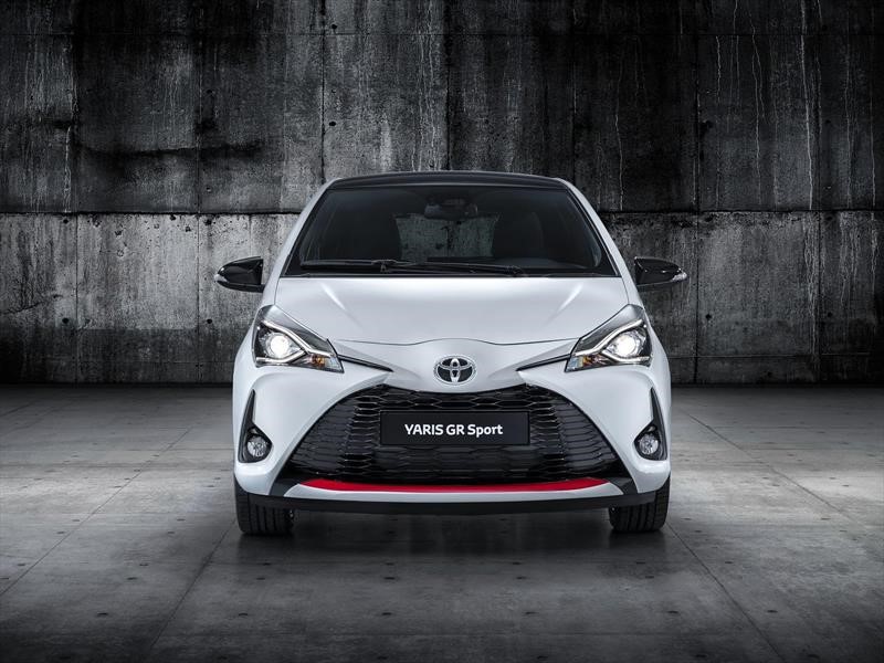 Toyota Yaris GR Sport y Yaris Y20, festejando veinte años del hatchback