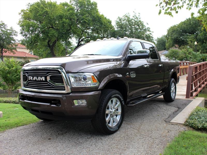 Ram 2500 y 3500 Heavy Duty Laramie Longhorn Ram Rodeo Edition fusionan el lujo y poder
