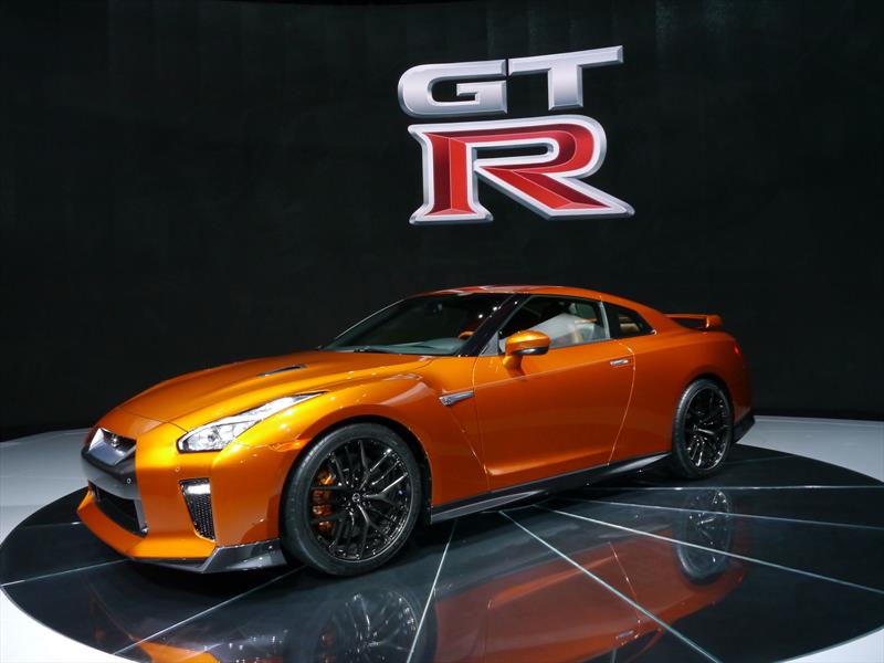 Nuevo Nissan GT-R: 565 CV y algunos cambios estéticos