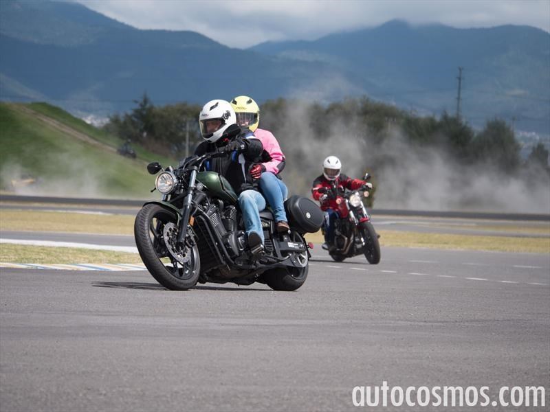 Motociclistas podrían usar casco con su número de placa