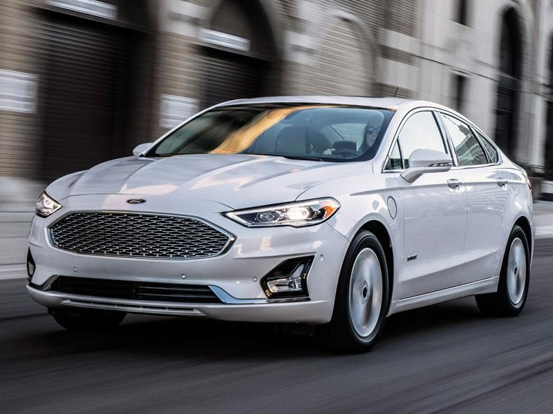 Ford Fusion 2019, estrena motor y más asistentes de conducción