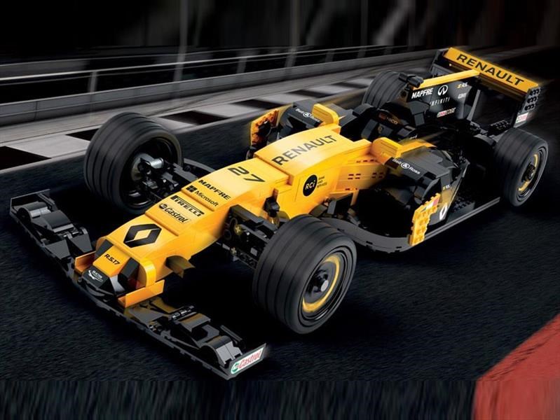 Renault RS17 hecho con piezas de LEGO