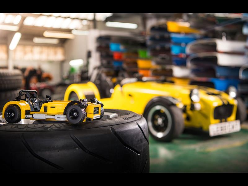 Caterham 620R de Lego se presenta